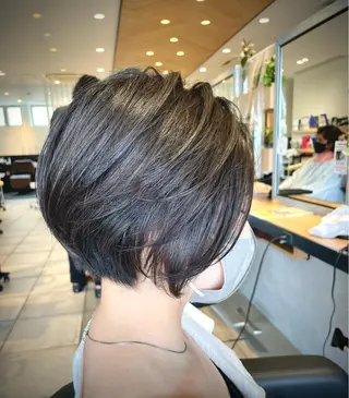 ショート カラー 渡部雄大 ショート／縮毛矯正のヘアスタイル