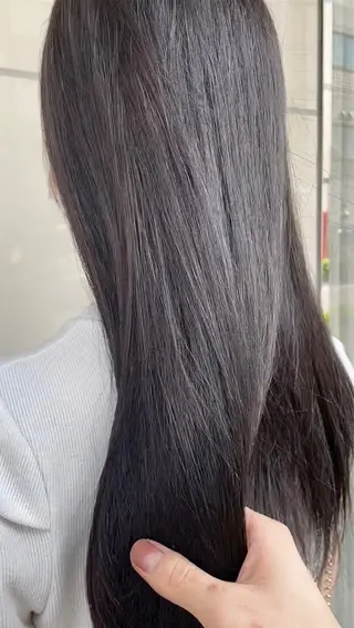 ロング カラー 千野 優由のヘアスタイル