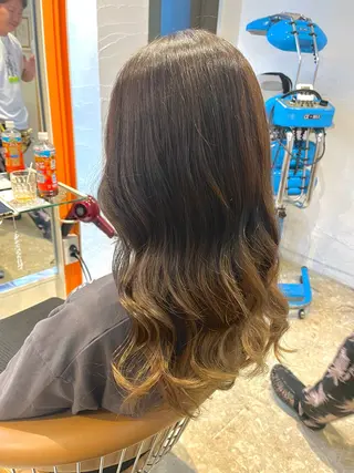 セミロング カラー うしだ かおるのヘアスタイル