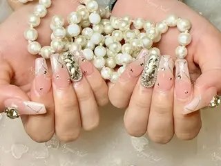 ネイル 🦋 Queenieのネイルデザイン