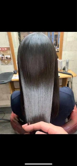 セミロング ヘアリゾートA i 秋葉原店のヘアスタイル