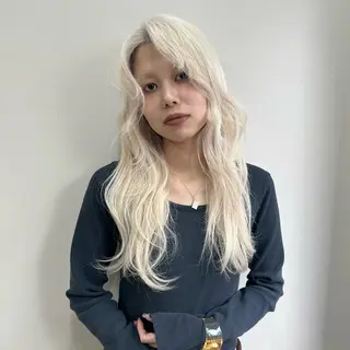 ロング カラー ウルフとハイトーン みっちー✂️のヘアスタイル