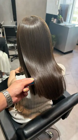 ロング 坂谷 BUCKS/縮毛矯正のヘアスタイル