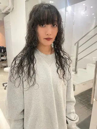 ロング パーマ スパイラルパーマ 🌐hina⭐️のヘアスタイル