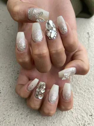 セミロング ネイル ✴︎ Delightのネイルデザイン