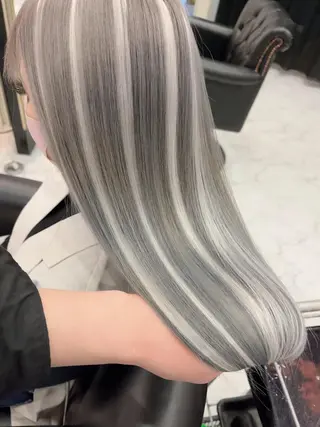 ロング ケアブリーチ&シール エクステの店和田翔莉のヘアスタイル