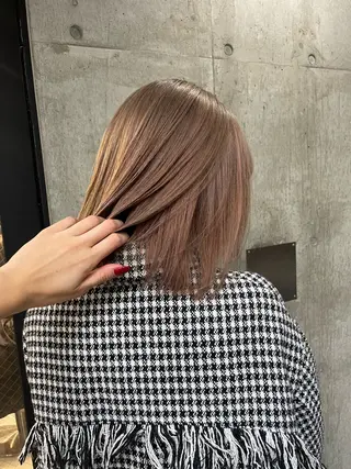 ミディアム 🫧ハイライトカラー 🫧 𝓜𝓘𝓤のヘアスタイル