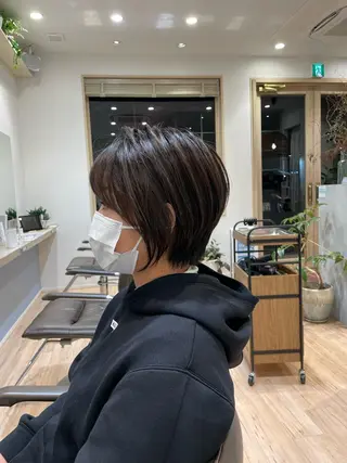 ショート 白髪ぼかしハイライト 💫ミネ　ヒロシのヘアスタイル