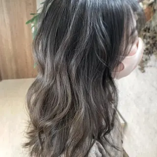 セミロング カラー 佐々木  まゆかのヘアスタイル