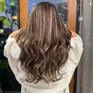 ロング 吉田 葉音のヘアスタイル