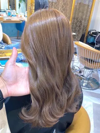 ミディアム カラー レイヤーカット /透明感カラー西田のヘアスタイル