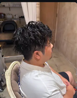 ショート パーマ メンズ 中垣 茉百奈のヘアスタイル
