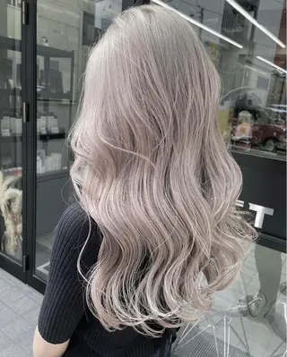 ロング カラー 岡留 愛美のヘアスタイル