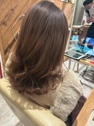 セミロング パーマ レイヤーカット✨ 艶髪藤野のヘアスタイル