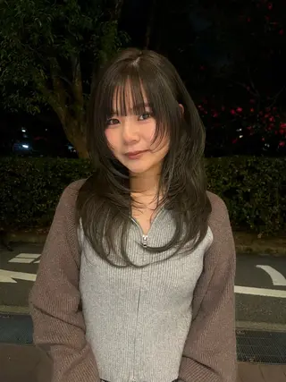 セミロング 韓国レイヤー YOKE reinaのヘアスタイル