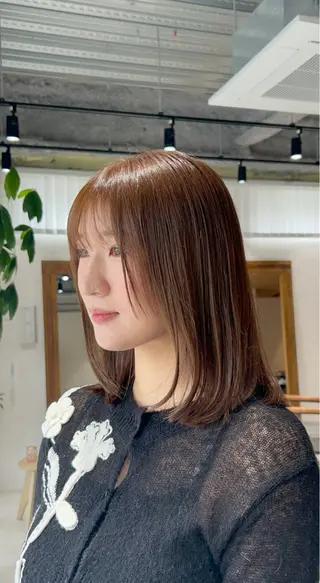 ミディアム カラー 赤みゼロ 🤎柔ベージュのヘアスタイル