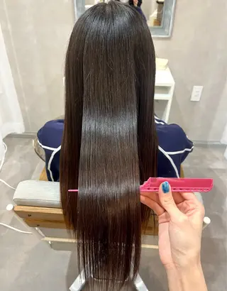 ロング 森 愛友のヘアスタイル