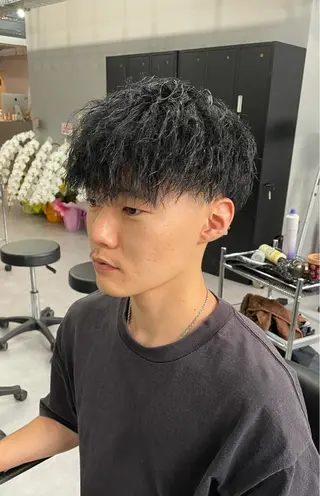 パーマ メンズ 西村あきや トレンド韓国ヘアのヘアスタイル
