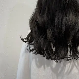 セミロング カラー shiho .のヘアスタイル