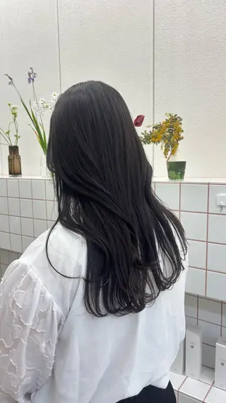 カラー Asumi/丸の内 /ブリーチ/花屋併設のヘアスタイル