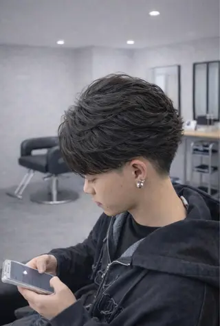 ショート パーマ ヘアアレンジ メンズ 🔥ニュアンス フェザー小林海斗🔥のヘアスタイル