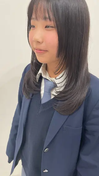 セミロング 林 朱里のヘアスタイル