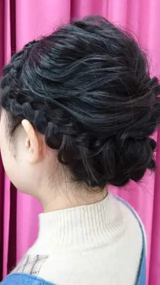 セミロング ヘアアレンジ 工藤 マユナのヘアスタイル