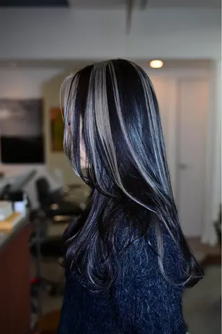 セミロング ハッシュカット /レイヤー/大阪中津のヘアスタイル