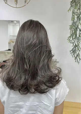 ミディアム Lino by hoNuaのヘアスタイル