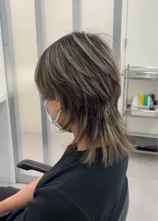 セミロング カラー メンズ 佐々木 輝のヘアスタイル