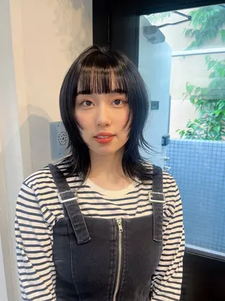 ミディアム カラー Airi 韓国y2k ハイレイヤーのヘアスタイル