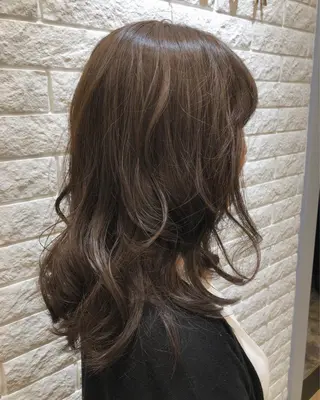 セミロング カラー 艶感🫧透明感カラー YUKARIのヘアスタイル