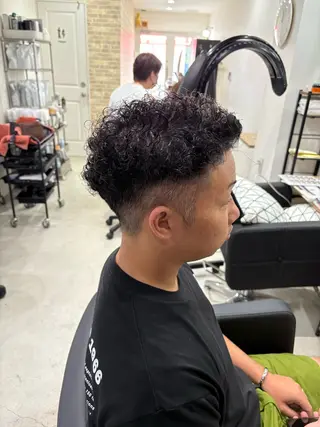 パーマ メンズ 西 千穂乃のヘアスタイル