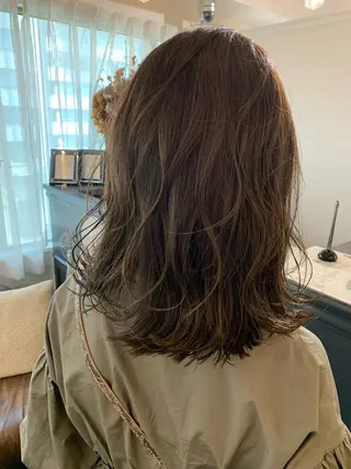 セミロング カラー 安村 美奈のヘアスタイル