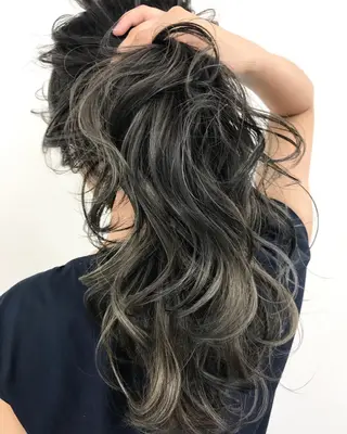 ロング カラー ヘアアレンジ 【公式】amble luxe池袋東口🩷のヘアスタイル