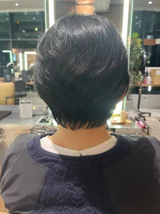 ショート 志賀 楓のヘアスタイル