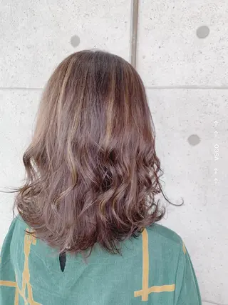 ミディアム カラー 福森 みずきのヘアスタイル