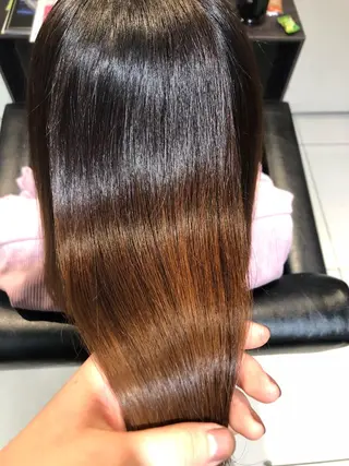 セミロング 🇰🇷韓国風艶髪✨ 髪質改善 倉岡しおんのヘアスタイル