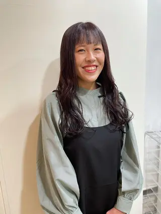 ロング カラー MIOベージュカラー 柔らかいカラーのヘアスタイル