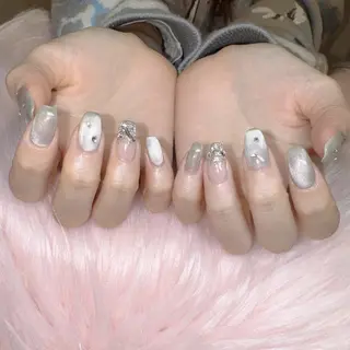 ネイル RIEKO🍒 ワンホン♡推しネイルのネイルデザイン