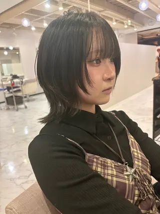 ミディアム レイヤー/ウルフ/ 縮毛矯正/照井友梨のヘアスタイル