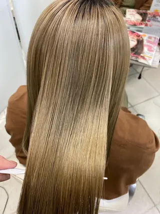 ロング marron 加瀬のヘアスタイル