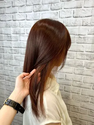 ロング カラー 黒田 愛梨のヘアスタイル