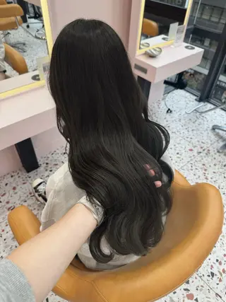 ロング 顔周り/透明感カラー REINA𓍯のヘアスタイル