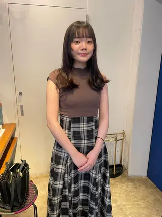 ロング カラー MIOベージュカラー 柔らかいカラーのヘアスタイル