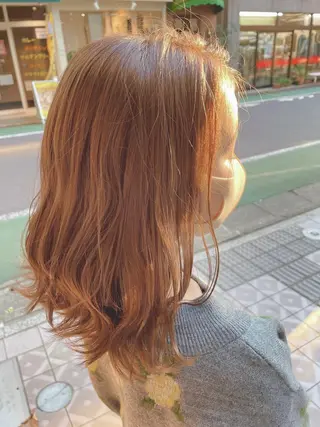 ミディアム カラー monami 鈴木 茉由奈のヘアスタイル