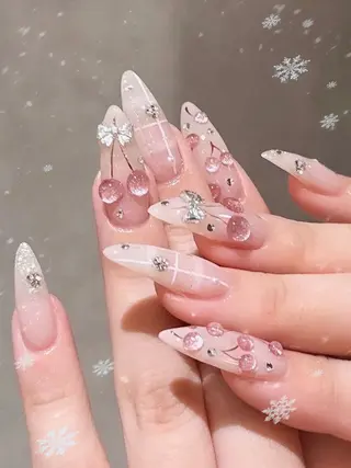 ネイル She’s Lunaのネイルデザイン