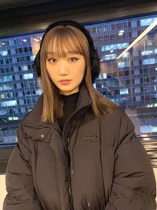 セミロング カラー パーマ ヘアアレンジ デザインカラー/ボブ ブリーチカラー/ユリのヘアスタイル