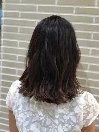 ミディアム カラー 山北 咲子のヘアスタイル