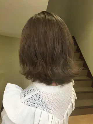 ミディアム カラー クボキ サヤのヘアスタイル